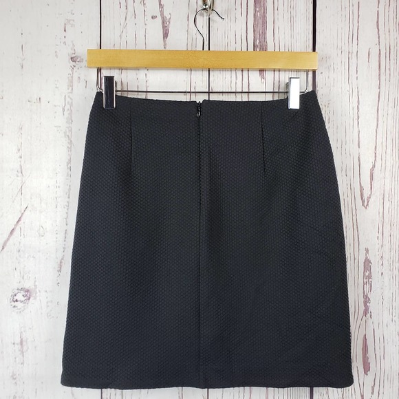 Lauren Conrad Mini Skirt Womens Size 6 Textured Short Stretch Black - Picture 5 of 7